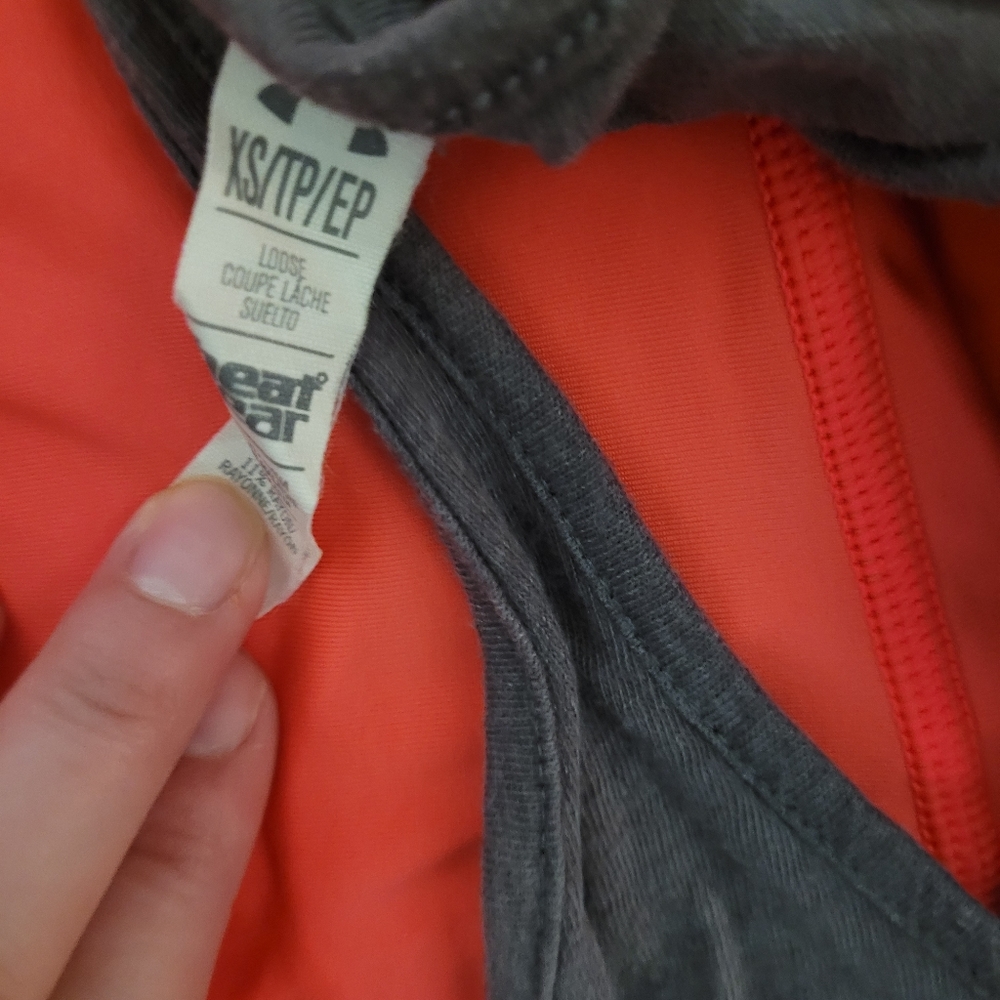 Under armour tank tops lot - Picture 4 of 6